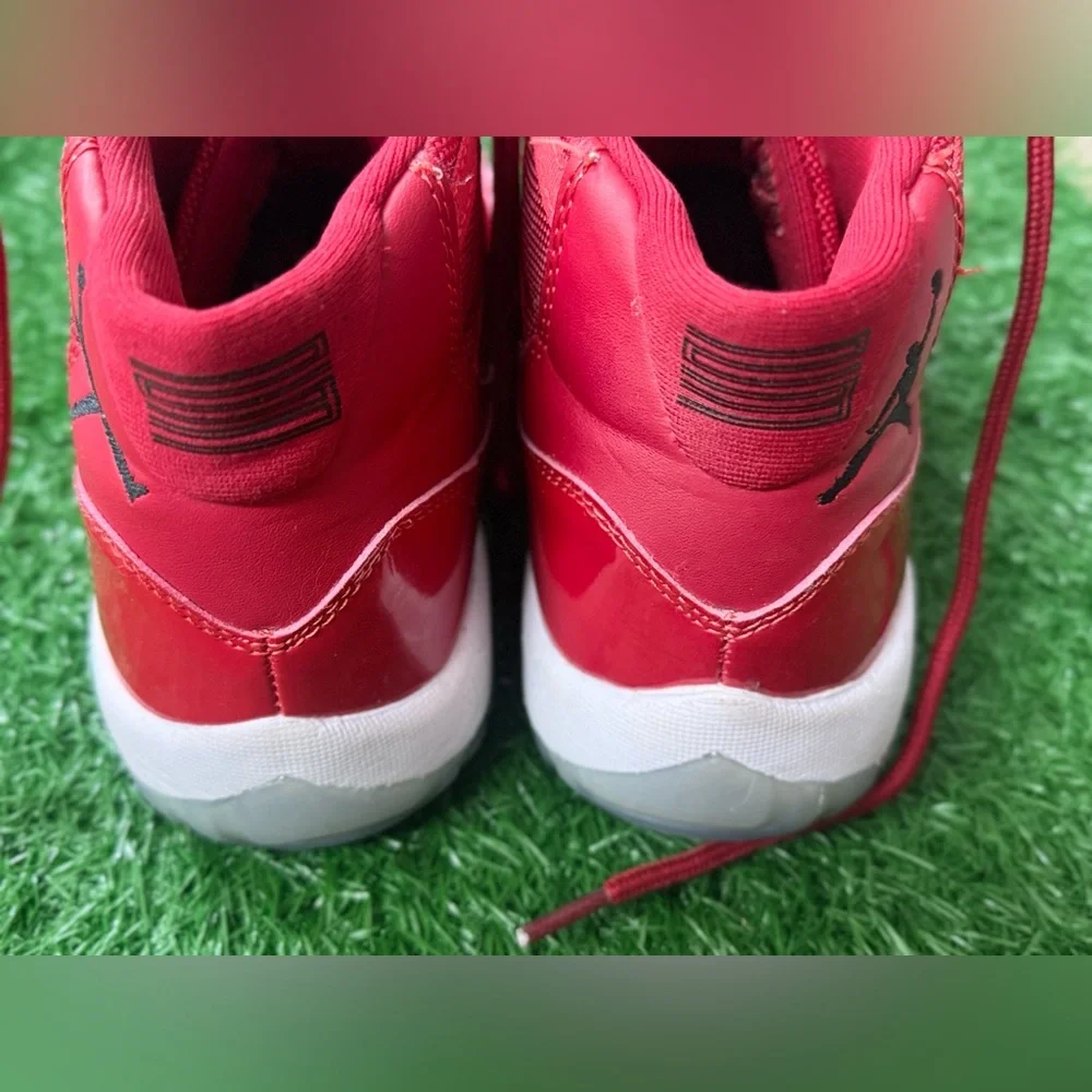 Jordan 11 Retro Win Like 96‎ Size 8.5